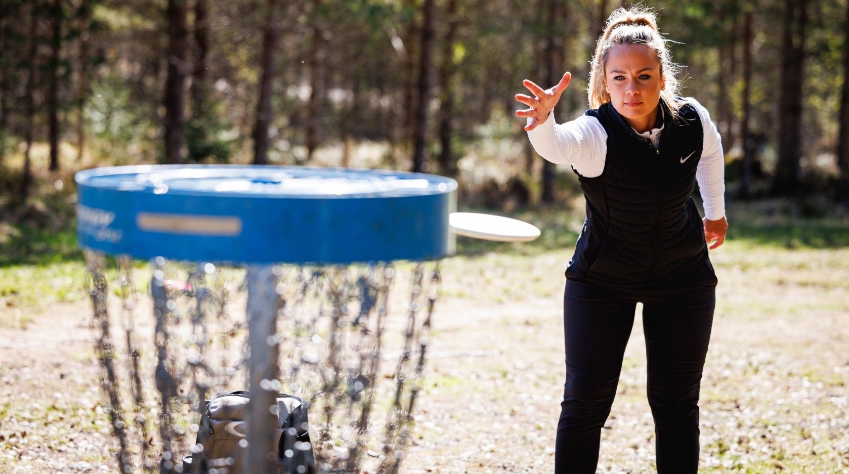 Discgolf on spordiala, mis esmapilgul võib tunduda lihtsalt ketta loopimisena, kuid tegelikult nõuab samuti spetsiaalset tehnikat, reeglite tundmist ja mentaals