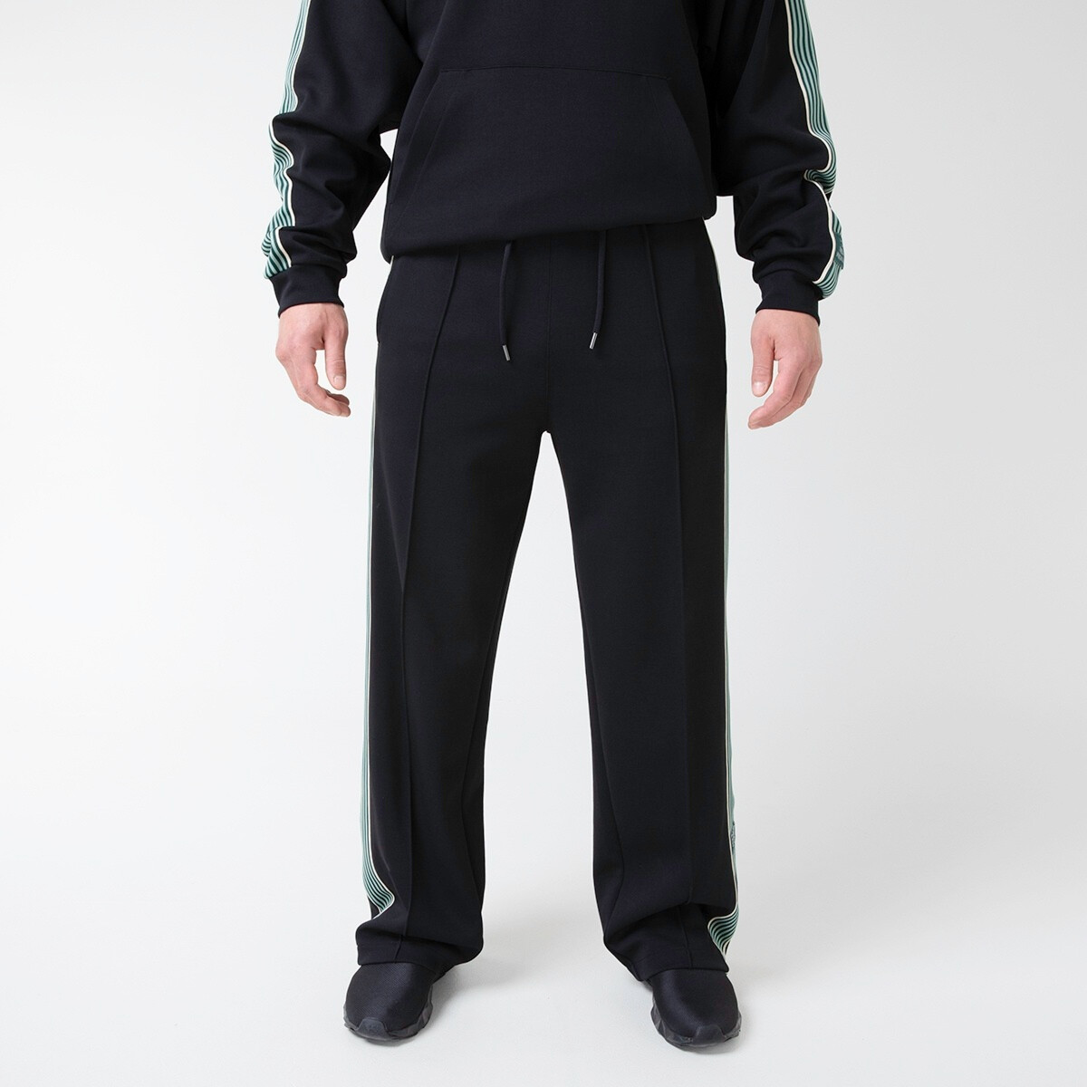 EA7 TRAIN LOGO SERIES PANTS | Püksid | Sportland