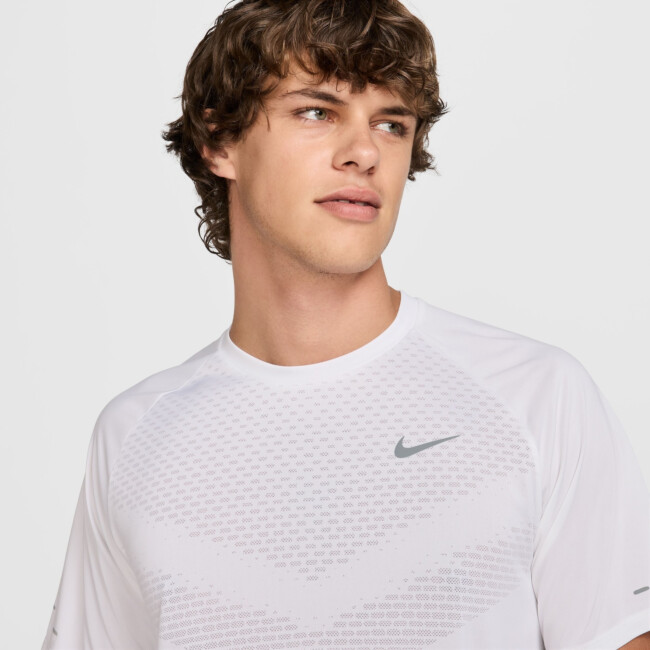 NIKE STRIDE MEN'S DRI-FIT ADV SHORT-SLEEVE RUNNING TOP