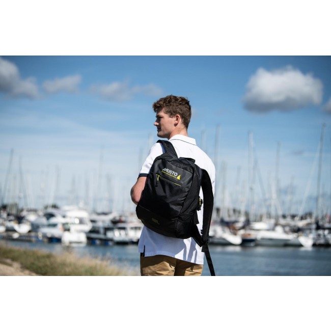Musto commuter backpack top